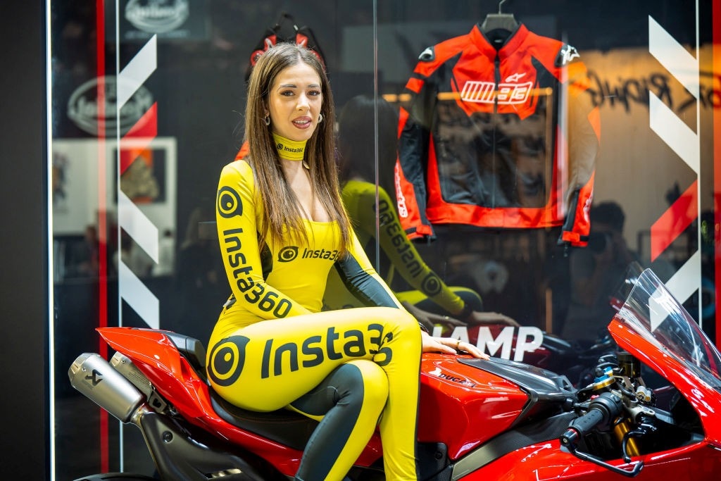 Le ragazze di EICMA 2025 +MAXI GALLERY+